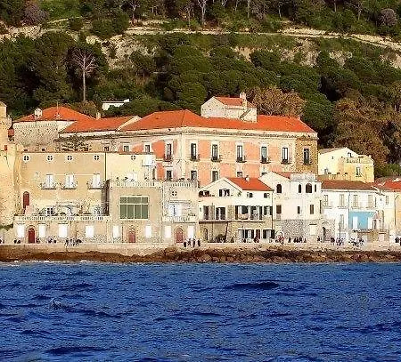 La Marina Hotel