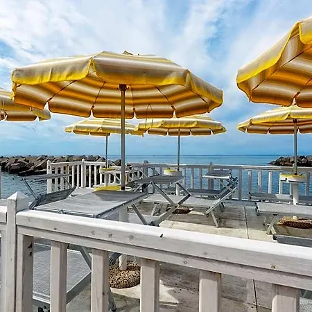 La Marina Szálloda 3*